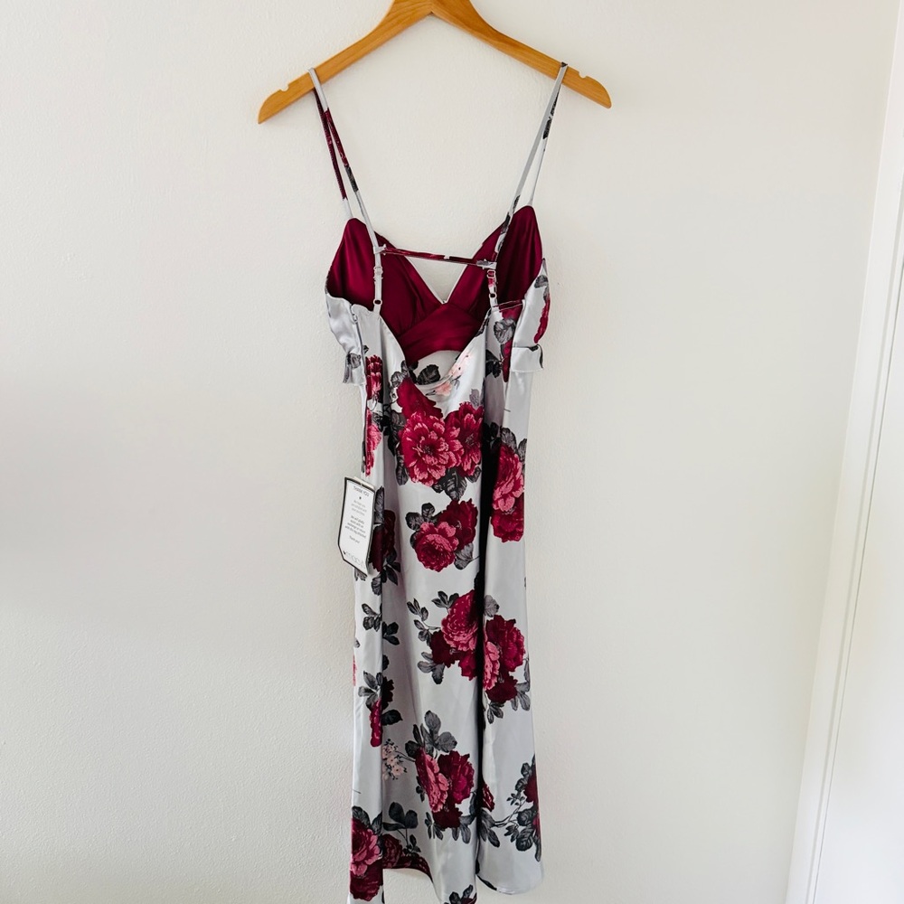 NWT Pear Culture x Macy’s Gray Silver Satin Floral Gown - Picture 5 of 8